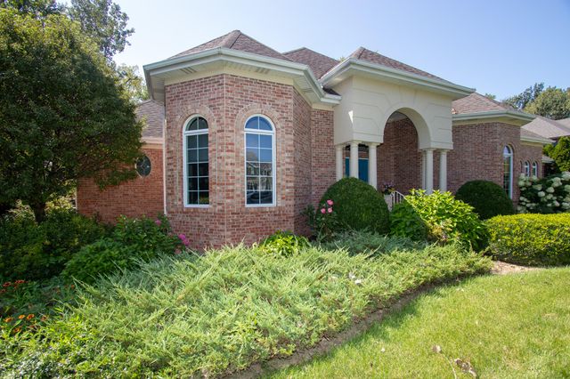 1910 Catkin Circle, Chesterton, IN 46304
