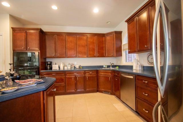 1910 Catkin Circle, Chesterton, IN 46304