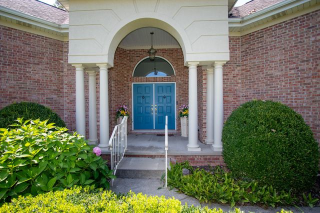 1910 Catkin Circle, Chesterton, IN 46304