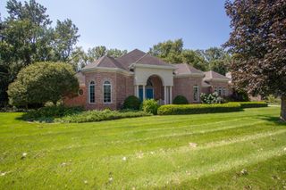 1910 Catkin Circle, Chesterton, IN 46304