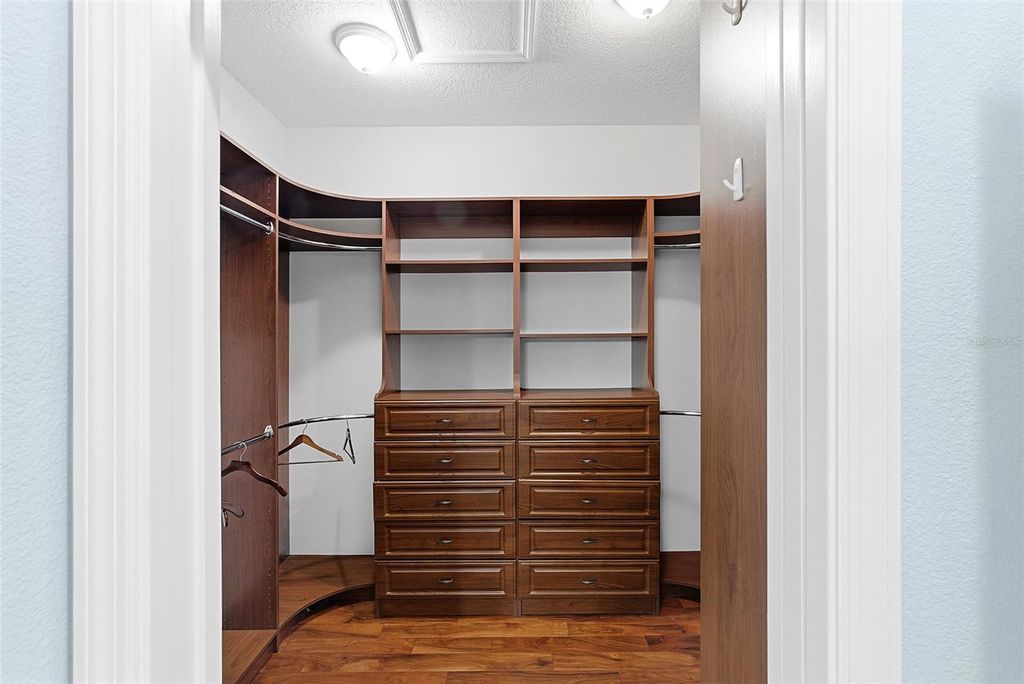 Image 20 of property listing at 1350 CENTERVILLE PLACE, The Villages, FL 32162