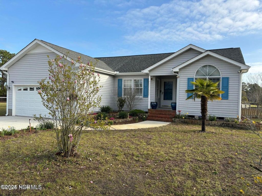 250 Quarter Horse Lane, Hampstead, NC 28443