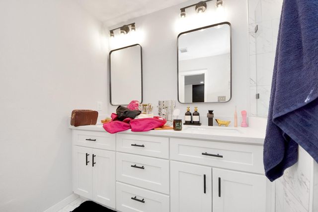 5702 Indigo Street, Houston, TX 77096