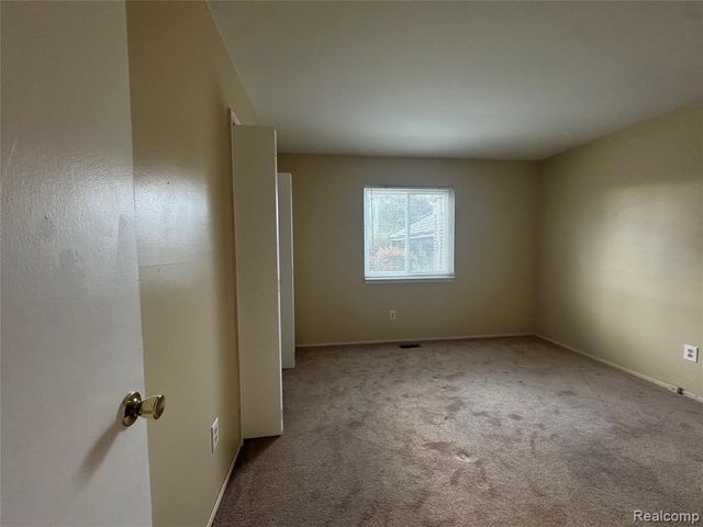 35055 Eden Park Drive, Sterling Heights, MI 48312