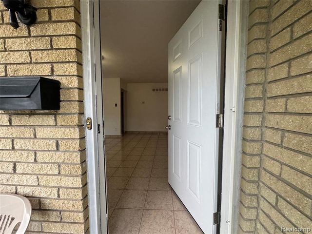 35055 Eden Park Drive, Sterling Heights, MI 48312