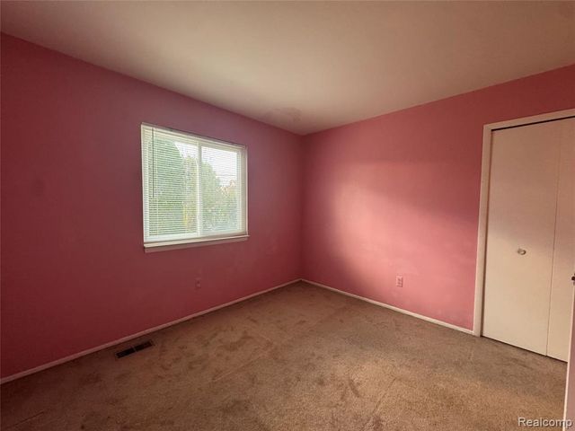 35055 Eden Park Drive, Sterling Heights, MI 48312