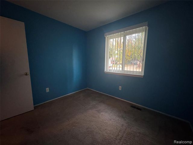 35055 Eden Park Drive, Sterling Heights, MI 48312