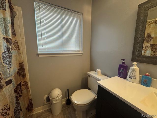 35055 Eden Park Drive, Sterling Heights, MI 48312