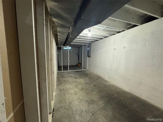 35055 Eden Park Drive, Sterling Heights, MI 48312