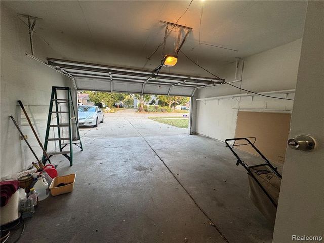 35055 Eden Park Drive, Sterling Heights, MI 48312