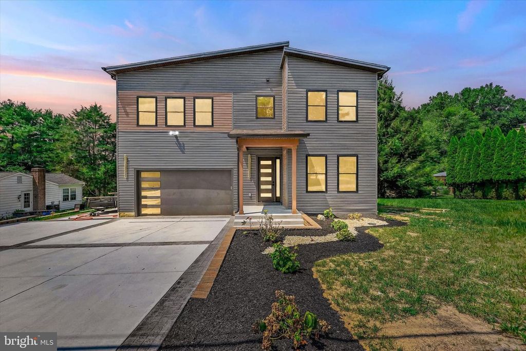 2536 ARTHUR AVE, Sykesville, MD 21784