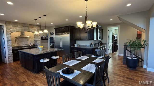 6107 Knights Table Court, St Charles, MO 63304
