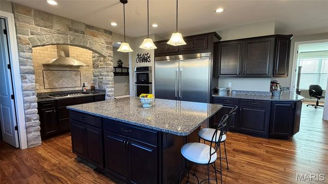 6107 Knights Table Court, St Charles, MO 63304