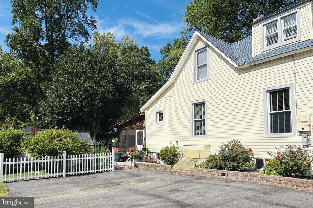312 WALLACE AVE, Lindenwold, NJ 08021