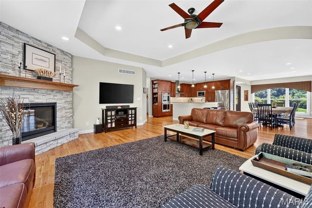 4425 Lookout Point Drive, Augusta, MO 63332