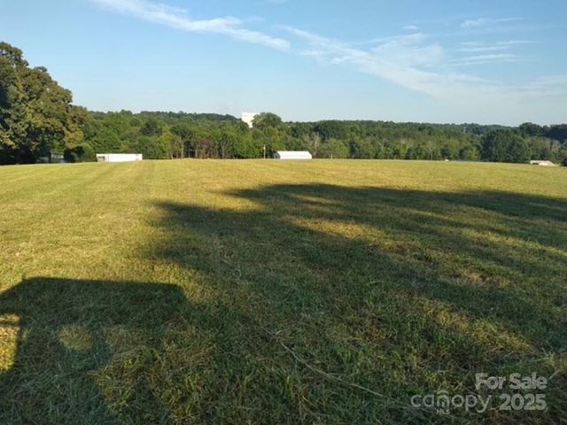 425 E N Street, Newton, NC 28658