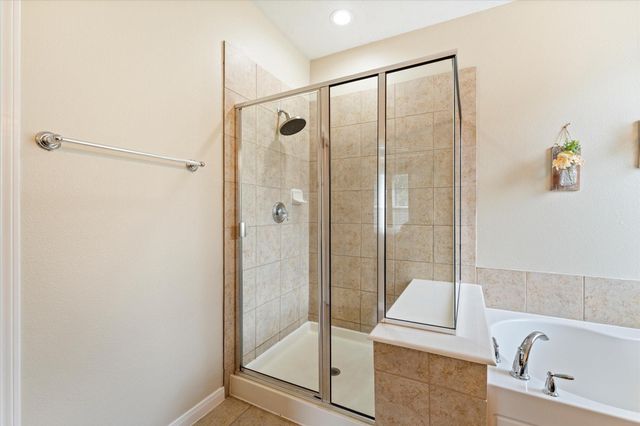 16802 Cherokee Lake Lane, Houston, TX 77044