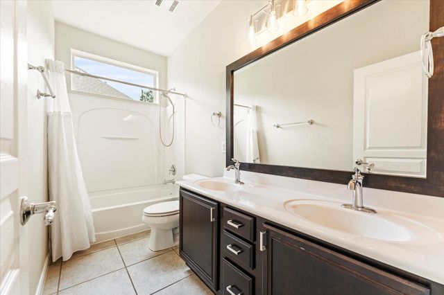 16802 Cherokee Lake Lane, Houston, TX 77044