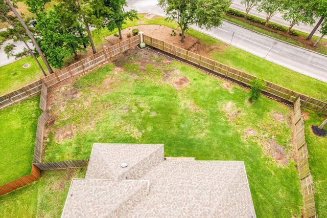 16802 Cherokee Lake Lane, Houston, TX 77044