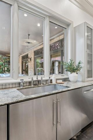 1916 Mulholland Drive, Edmond, OK 73012