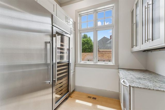 1916 Mulholland Drive, Edmond, OK 73012