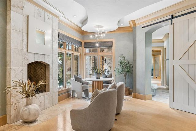 1916 Mulholland Drive, Edmond, OK 73012