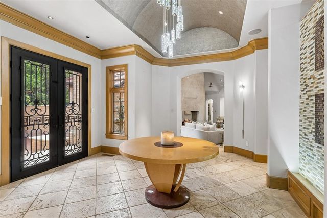 1916 Mulholland Drive, Edmond, OK 73012