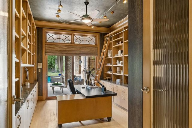 1916 Mulholland Drive, Edmond, OK 73012
