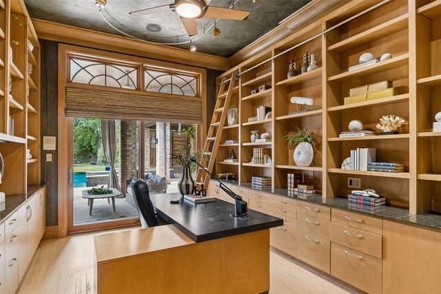 1916 Mulholland Drive, Edmond, OK 73012