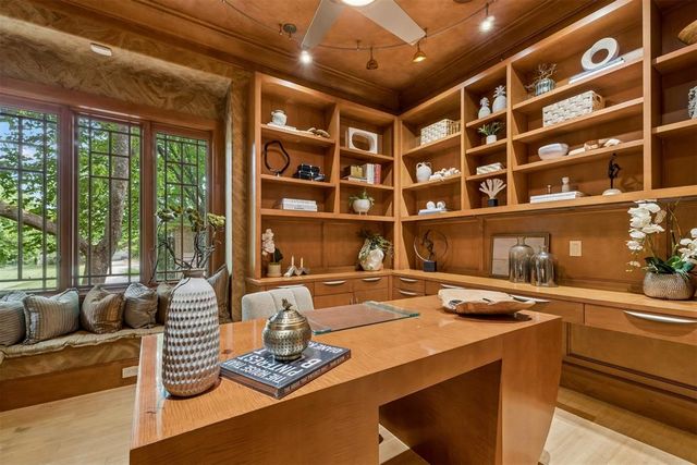 1916 Mulholland Drive, Edmond, OK 73012