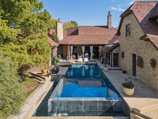 1916 Mulholland Drive, Edmond, OK 73012