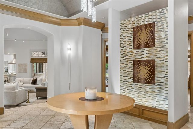 1916 Mulholland Drive, Edmond, OK 73012