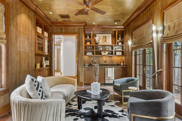 1916 Mulholland Drive, Edmond, OK 73012