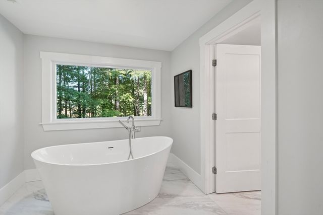 555 Old Harvard Rd, Boxborough, MA 01719