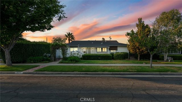 927 Alta Loma Drive, Corona, CA 92882