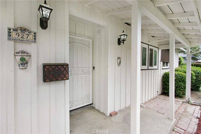 927 Alta Loma Drive, Corona, CA 92882