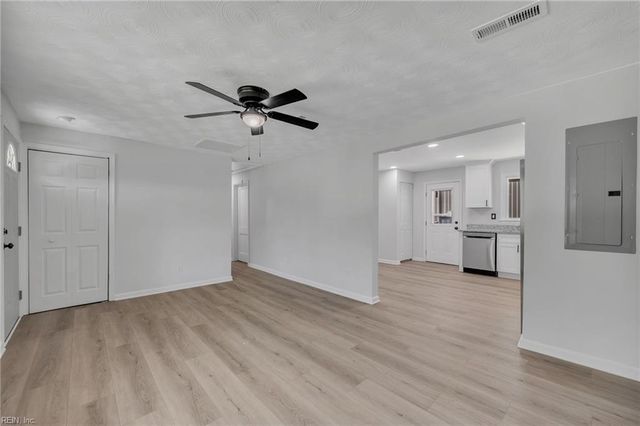 129 Jordan DR, Hampton, VA 23666
