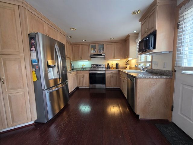 859 Black Plain Road, North Smithfield, RI 02896