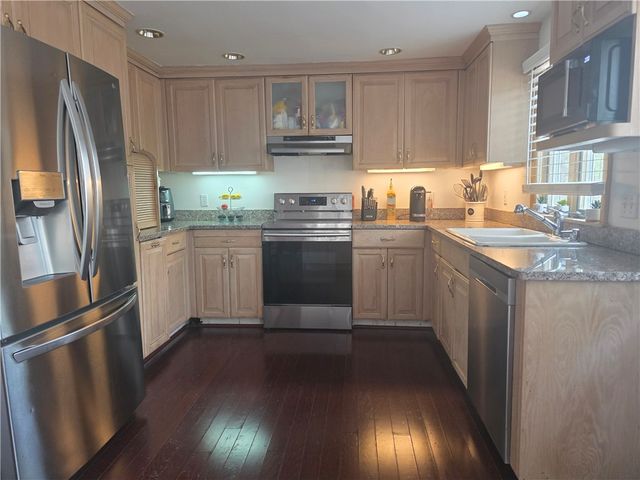 859 Black Plain Road, North Smithfield, RI 02896