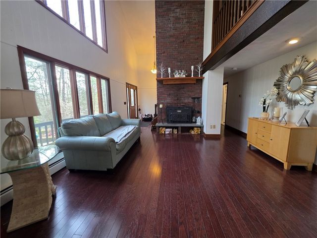 859 Black Plain Road, North Smithfield, RI 02896