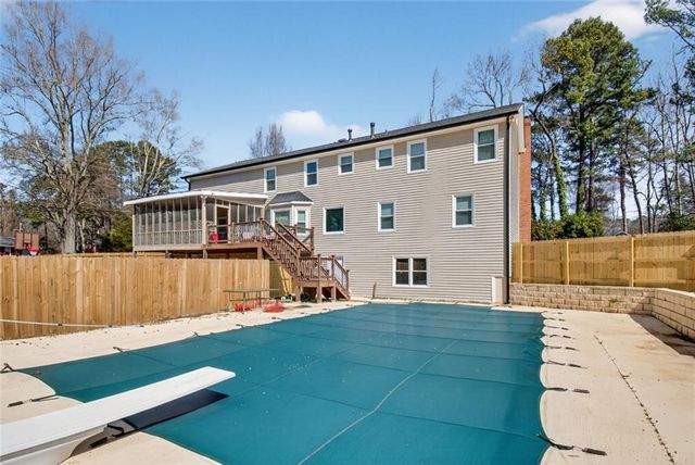 4805 Glenwood Drive, Acworth, GA 30101