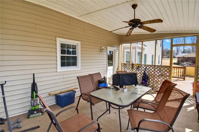 4805 Glenwood Drive, Acworth, GA 30101