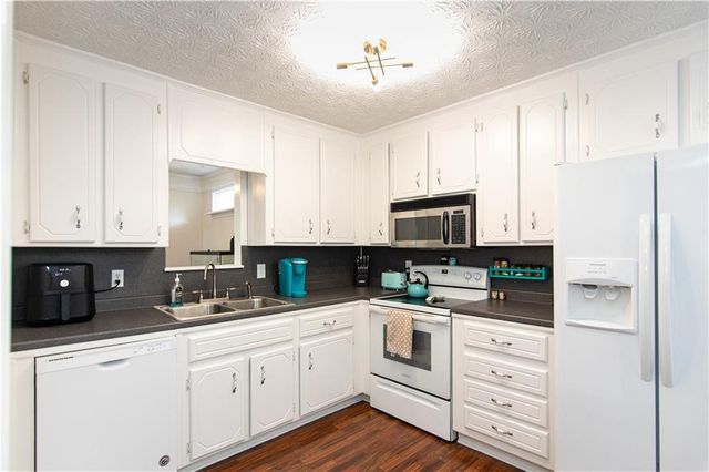 111 Little Brook Drive, Woodstock, GA 30188