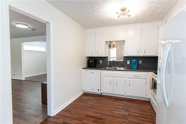 111 Little Brook Drive, Woodstock, GA 30188