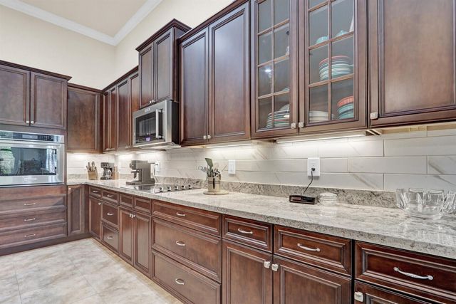 1042 NE Savanna Oaks Way, Jensen Beach, FL 34957