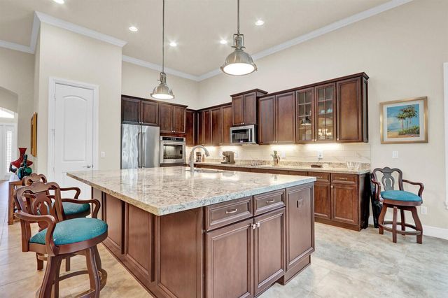 1042 NE Savanna Oaks Way, Jensen Beach, FL 34957