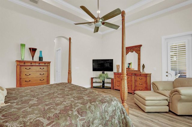 1042 NE Savanna Oaks Way, Jensen Beach, FL 34957