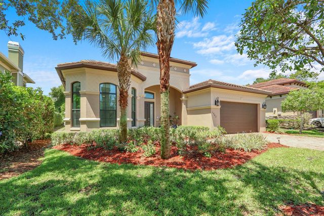 1042 NE Savanna Oaks Way, Jensen Beach, FL 34957