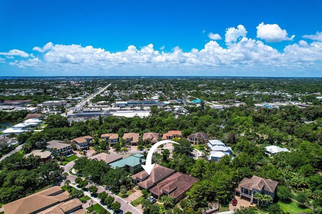 1042 NE Savanna Oaks Way, Jensen Beach, FL 34957