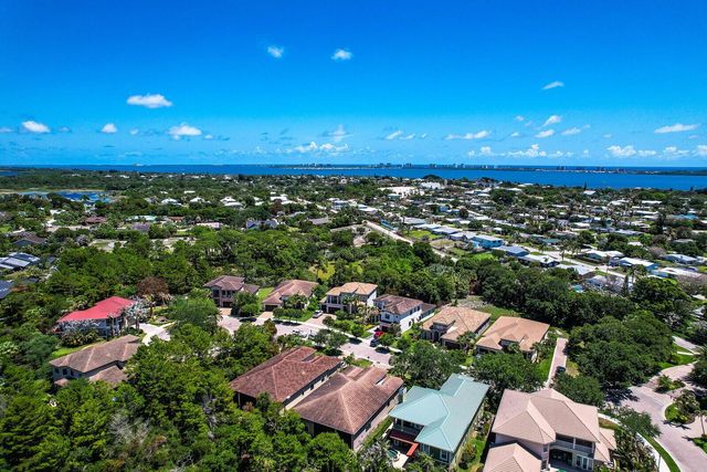 1042 NE Savanna Oaks Way, Jensen Beach, FL 34957